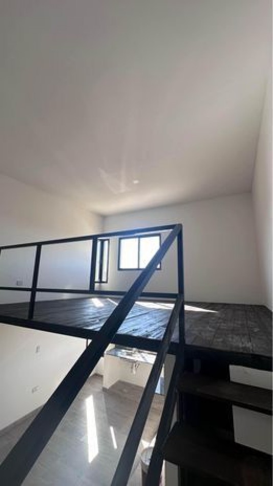 VENTA LOFT VIA AURELIA FRENTE AL AEROPUERTO