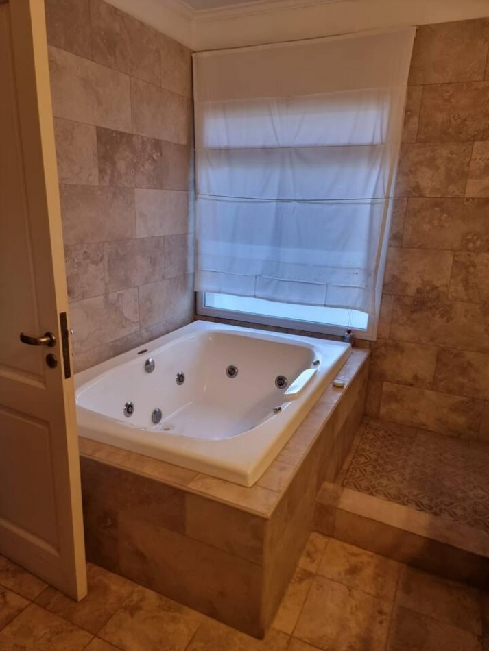 EXCLUSIVA CASA EN ALQUILER AMOBLADA ZONA NORTE