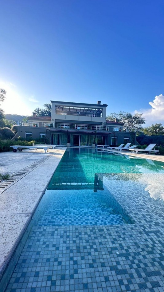 EXCLUSIVA CASA EN ALQUILER AMOBLADA ZONA NORTE