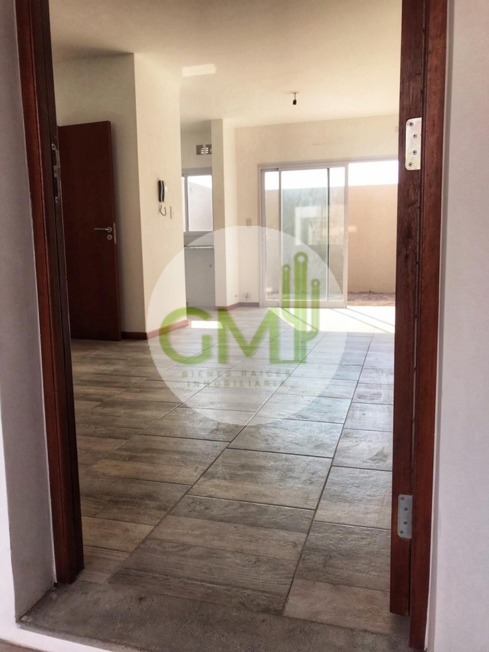 VENTA DUPLEX  IMPECABLE OPORTUNIDAD