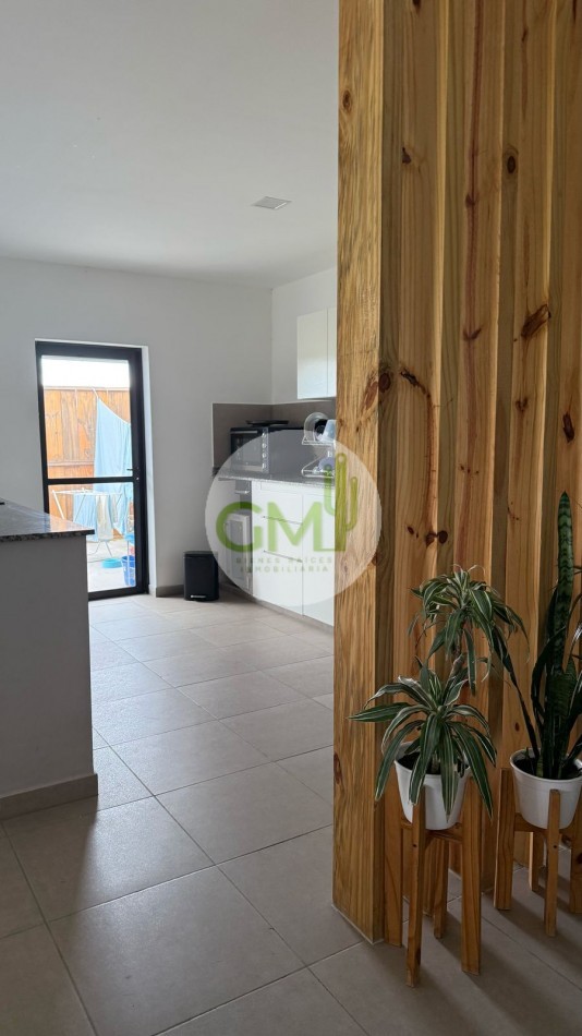 OPORTUNIDAD CASA EN LA VERBENA frente aeropuerto