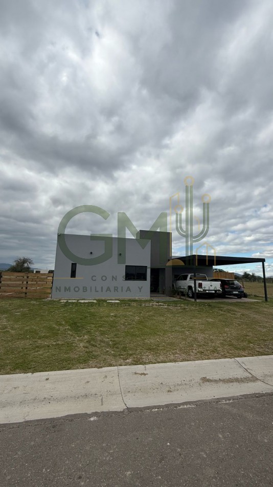 OPORTUNIDAD CASA EN LA VERBENA frente aeropuerto