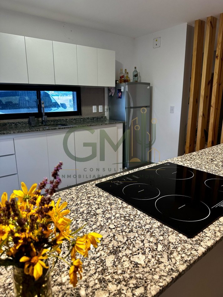 OPORTUNIDAD CASA EN LA VERBENA frente aeropuerto