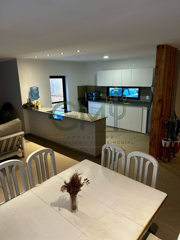 OPORTUNIDAD CASA EN LA VERBENA frente aeropuerto