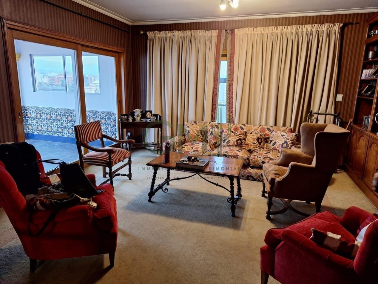 EXCLUSIVO PISO CON TERRAZA ZONA RESIDENCIAL 