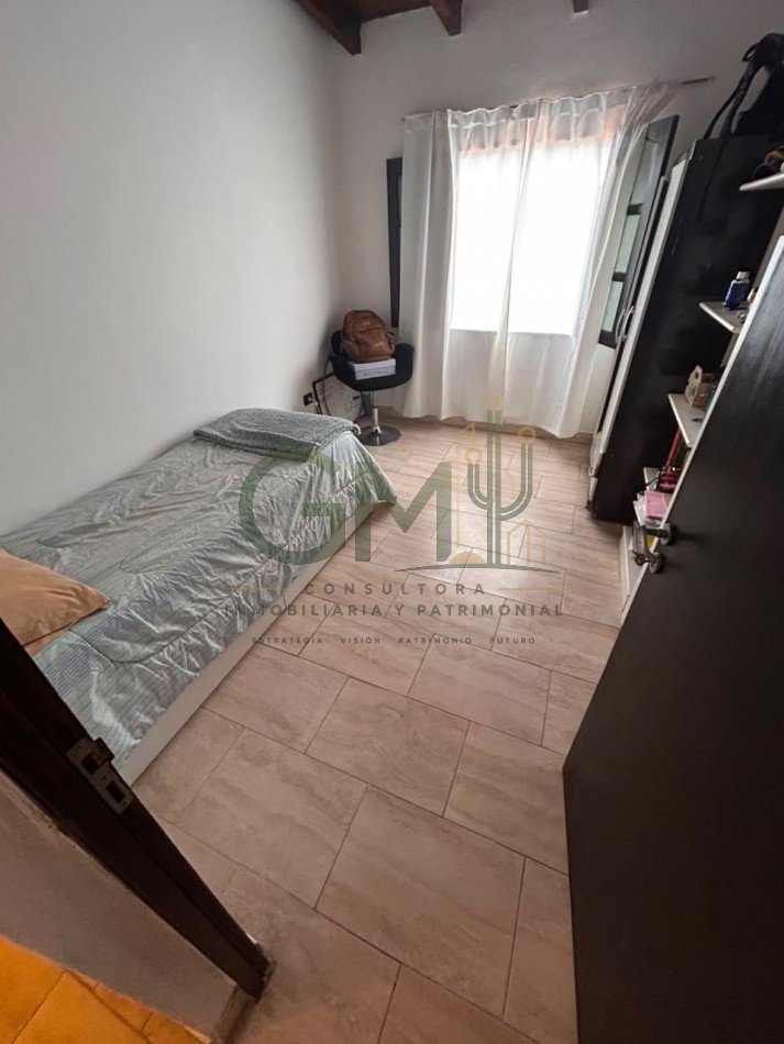 CASA 4 DORMITORIOS CON AMPLIO QUINCHO EN BARRIO EL HUAICO