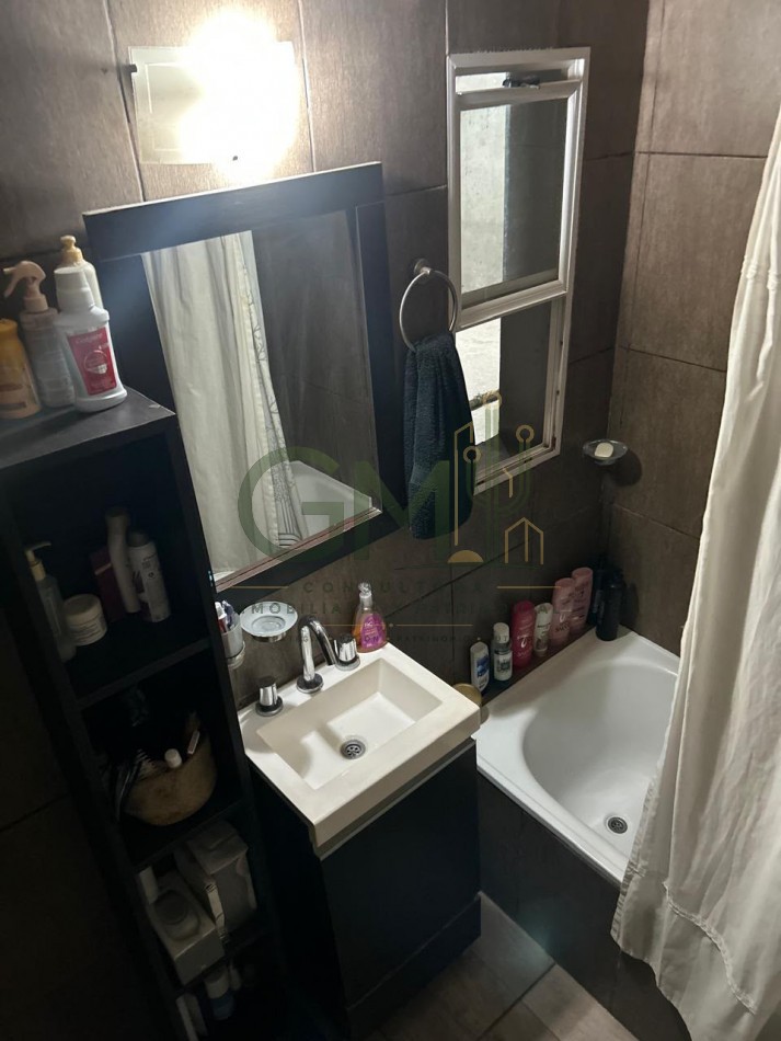 CASA 4 DORMITORIOS CON AMPLIO QUINCHO EN BARRIO EL HUAICO