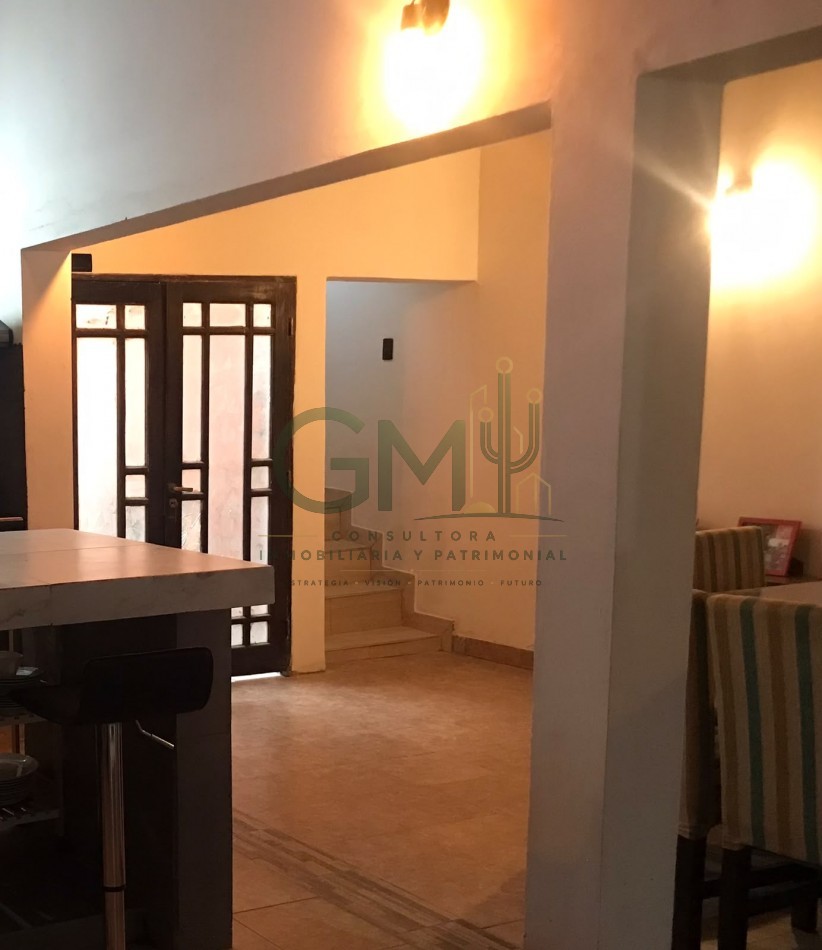 CASA 4 DORMITORIOS CON AMPLIO QUINCHO EN BARRIO EL HUAICO