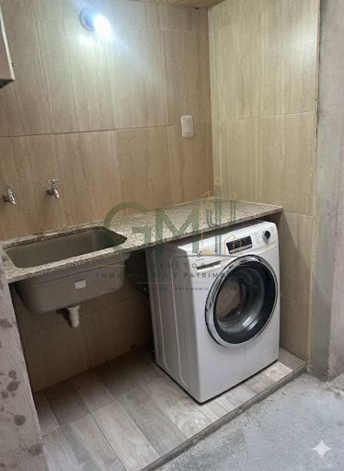 CASA 4 DORMITORIOS CON AMPLIO QUINCHO EN BARRIO EL HUAICO