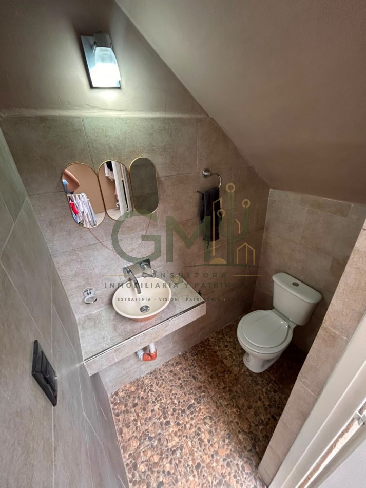 CASA 4 DORMITORIOS CON AMPLIO QUINCHO EN BARRIO EL HUAICO