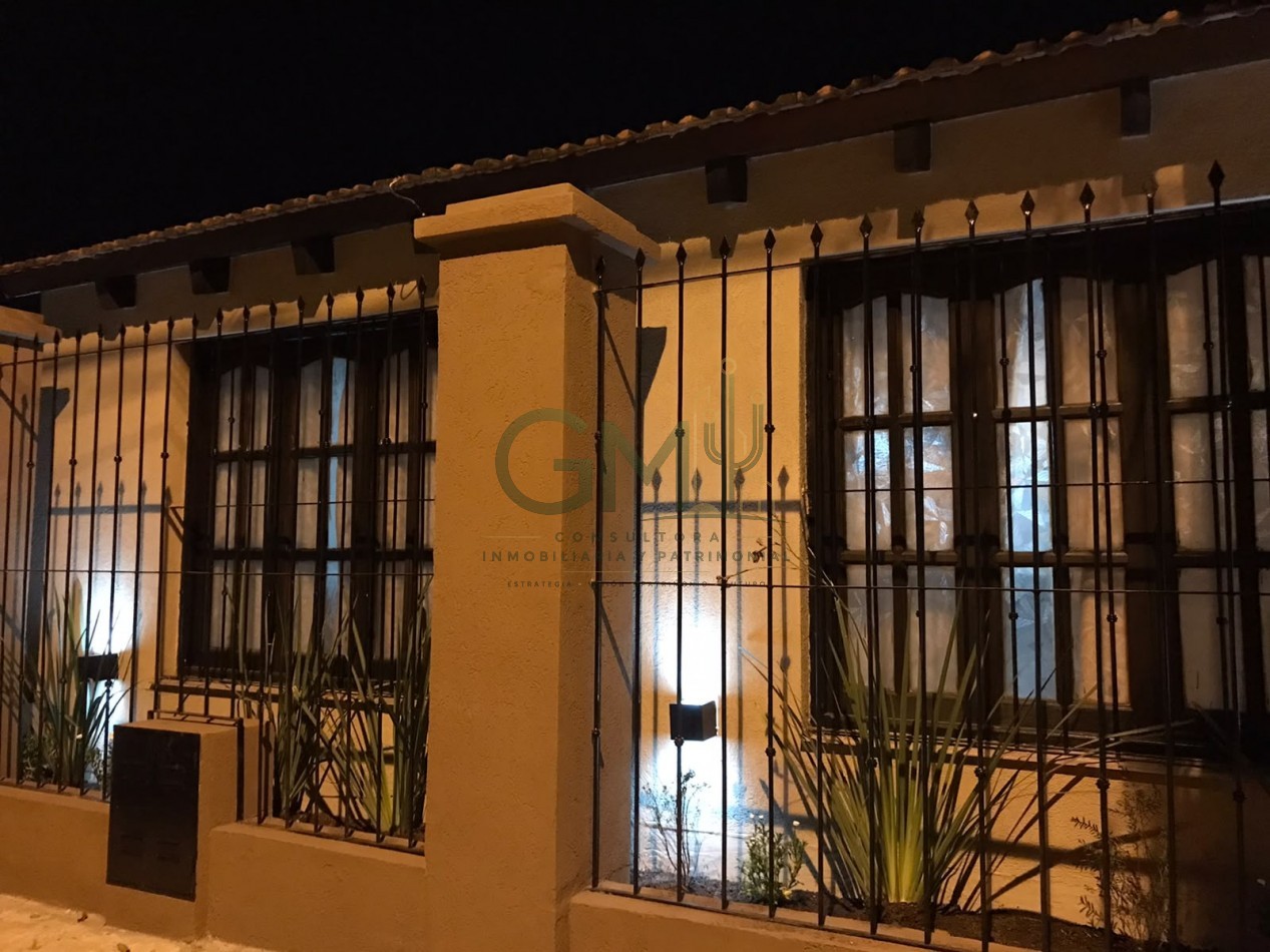 CASA 4 DORMITORIOS CON AMPLIO QUINCHO EN BARRIO EL HUAICO