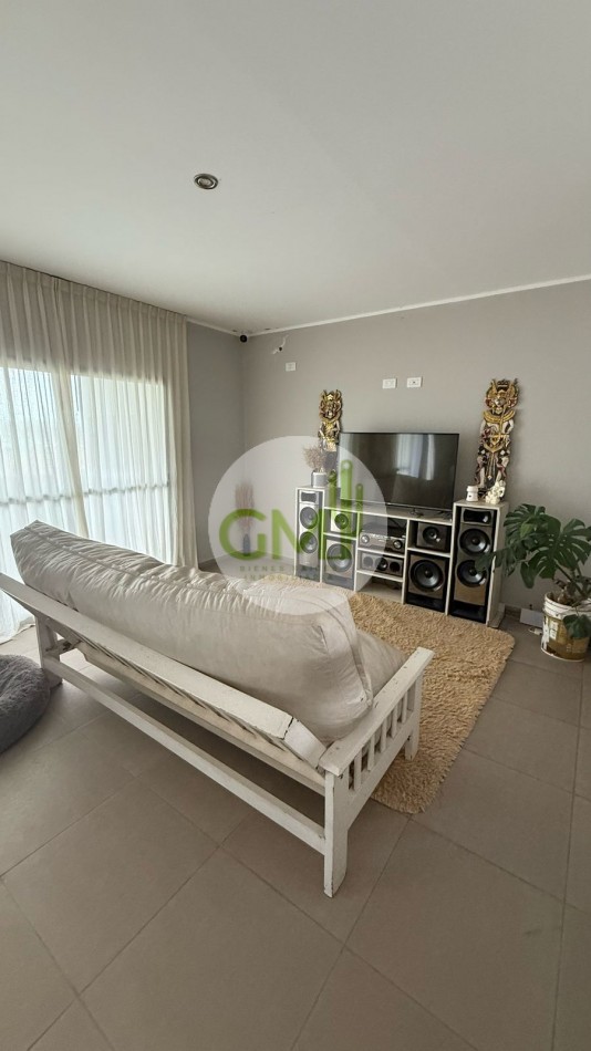 OPORTUNIDAD CASA EN LA VERBENA frente aeropuerto