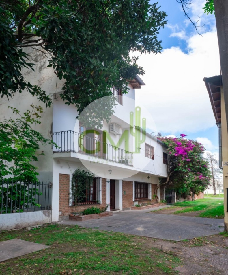 VENTA OPORTUNIDAD CASA TRES PLANTAS 