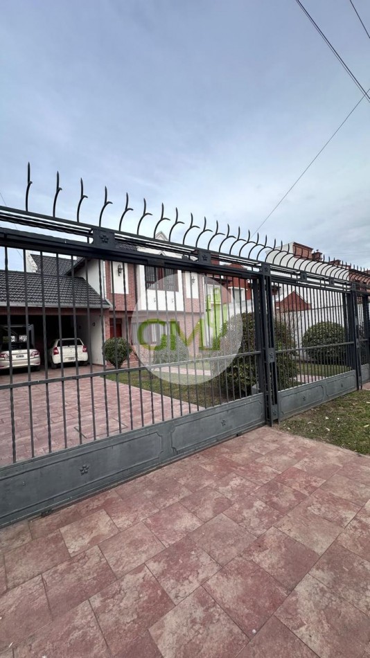 ESPECTACULAR CASA EN VENTA GRAND BOURG