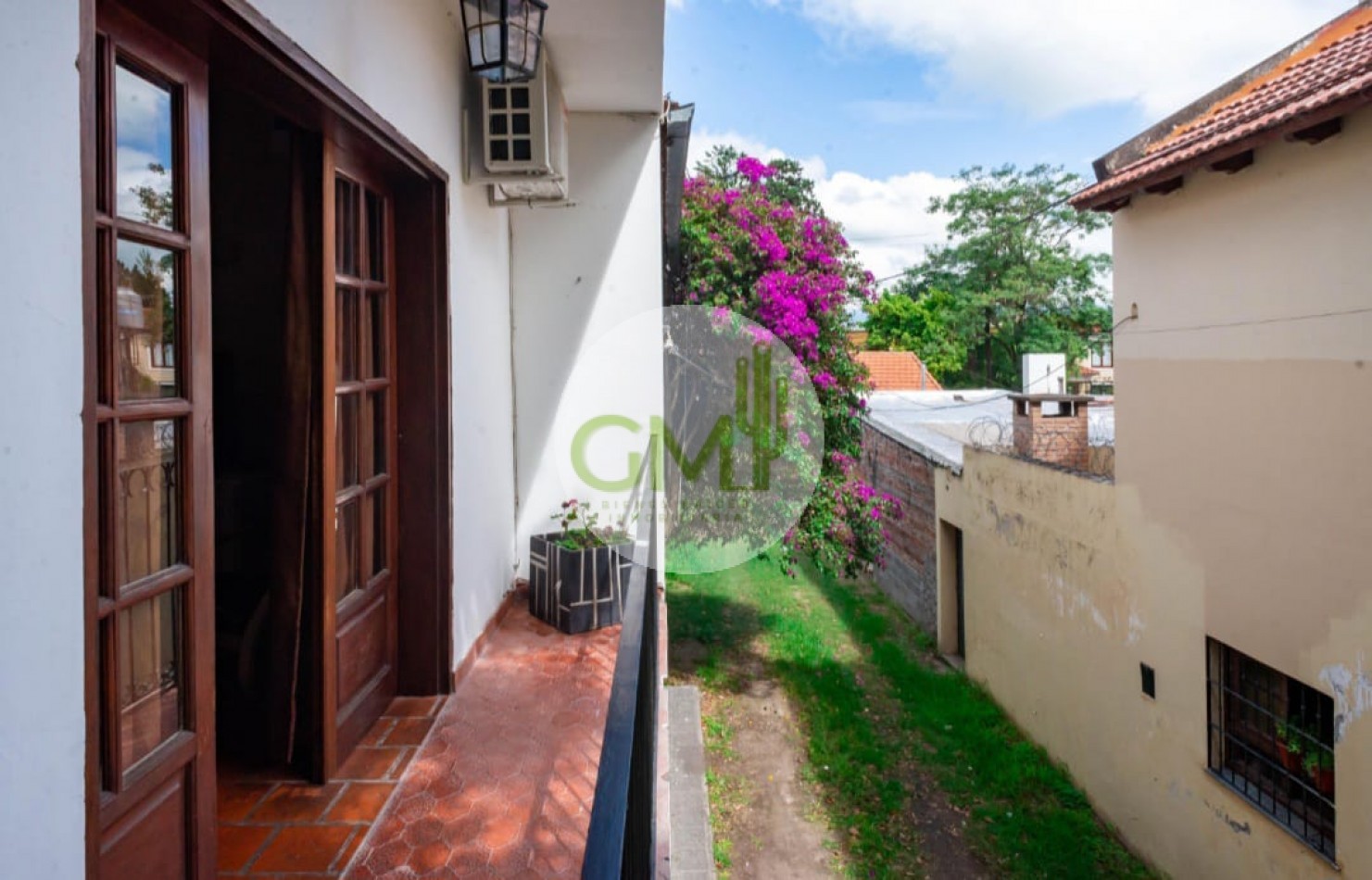 VENTA OPORTUNIDAD CASA TRES PLANTAS 