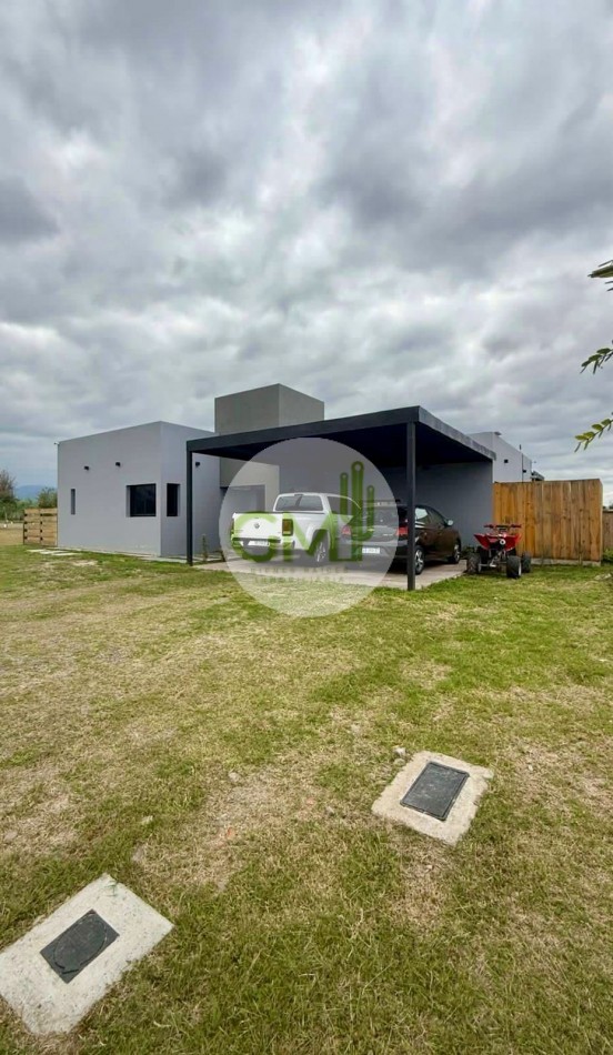 OPORTUNIDAD CASA EN LA VERBENA frente aeropuerto