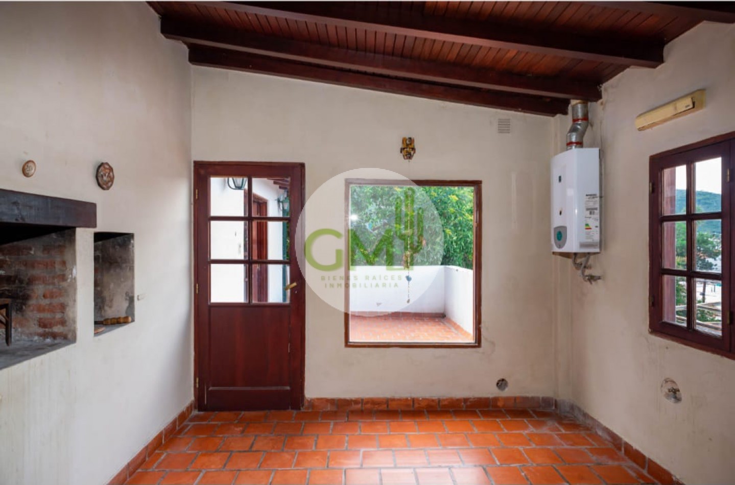 VENTA OPORTUNIDAD CASA TRES PLANTAS 