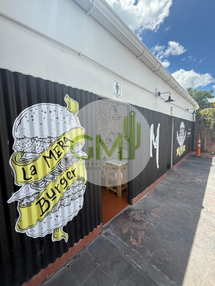 LOCAL COMERCIAL APTO GASTRONOMIA U OTROS RUBROS EN PPAL AVENIDA DE TRES CERRITOS