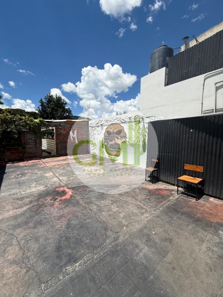 LOCAL COMERCIAL APTO GASTRONOMIA U OTROS RUBROS EN PPAL AVENIDA DE TRES CERRITOS
