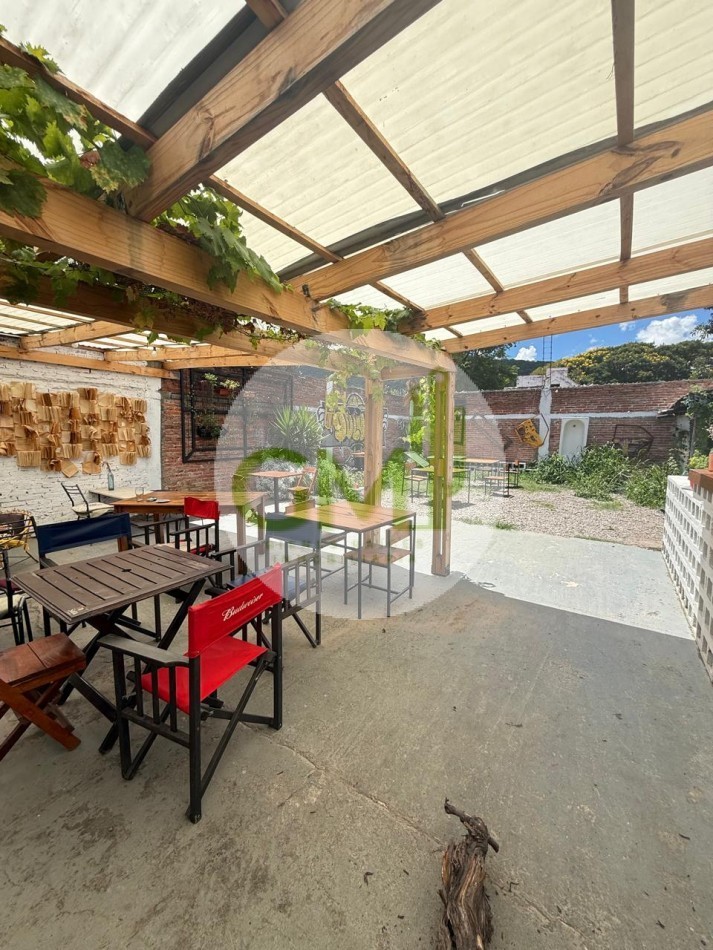 LOCAL COMERCIAL APTO GASTRONOMIA U OTROS RUBROS EN PPAL AVENIDA DE TRES CERRITOS