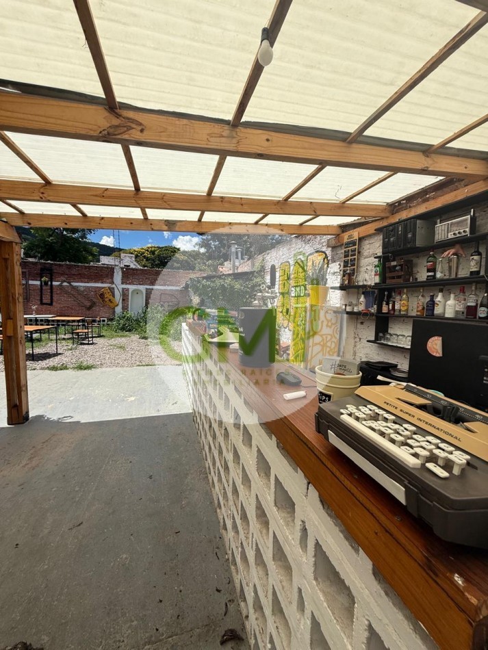 LOCAL COMERCIAL APTO GASTRONOMIA U OTROS RUBROS EN PPAL AVENIDA DE TRES CERRITOS