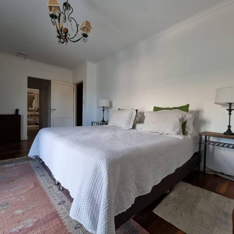 EXCLUSIVA CASA AMOBLADA ZONA NORTE BARRIO CERRADO