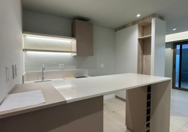 ALQUILER DEPARTAMENTO MONOAMBIENTE CON PATIO / BALCON