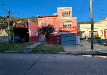 HERMOSA CASA TRES PLANTAS MEJOR ZONA DE TRES CERRITOS