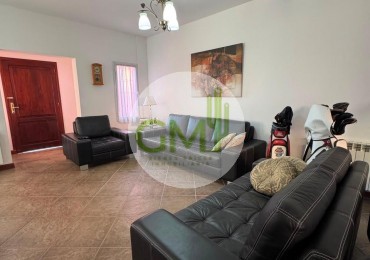 HERMOSA CASA TRES PLANTAS MEJOR ZONA DE TRES CERRITOS